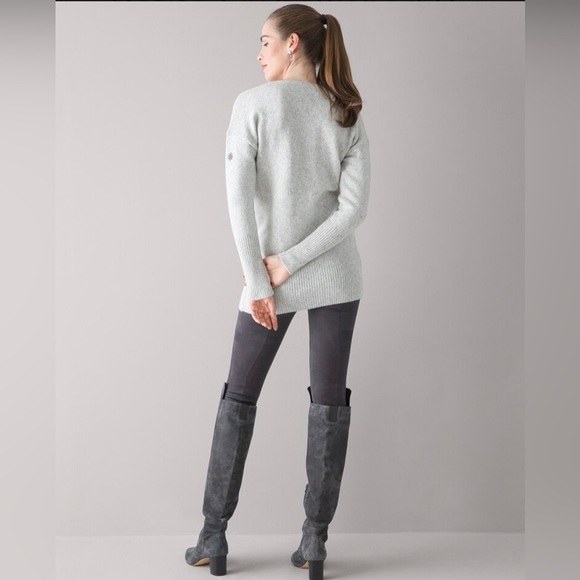 🆕 NWOT WHBM Embellished V-Neck Tunic Sweater - Picture 4 of 8